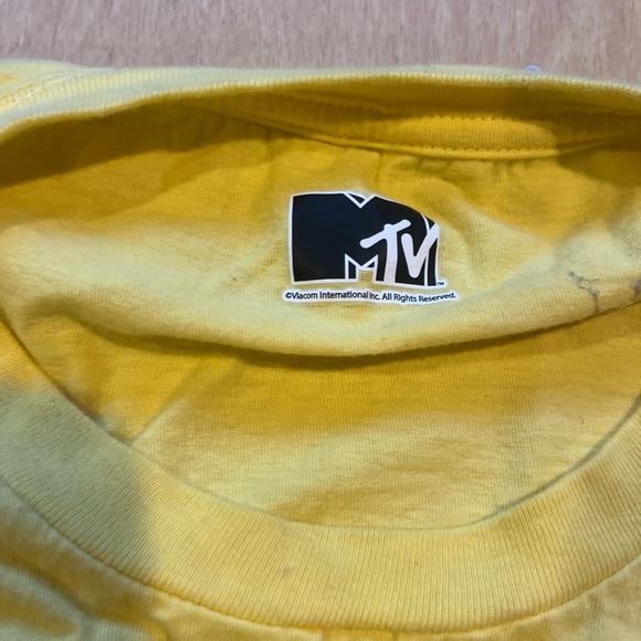 Maui and sons shirt and mtv shirt - Picture 2 of 7